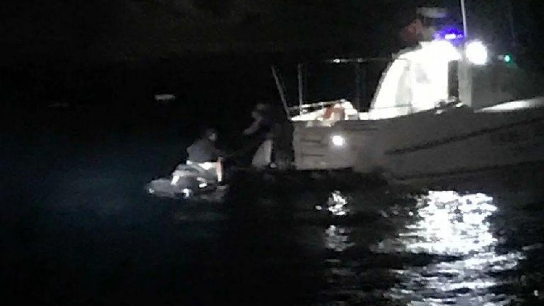 Jet-ski ile Türk kara sularına giren İsveç vatandaşı Sahil Güvenliğe yakalandı