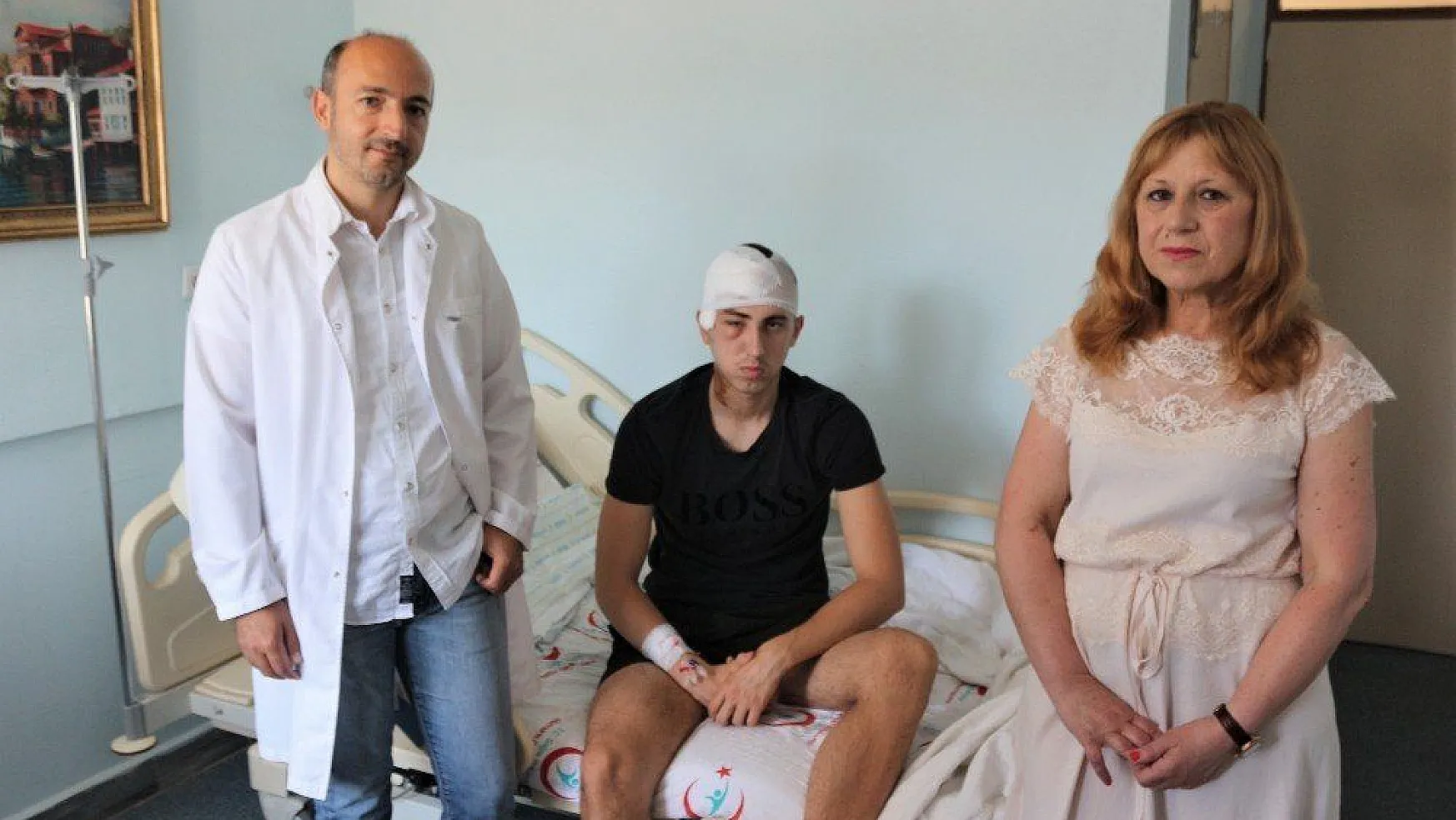 Beyin kanaması geçiren turist, Marmaris Devlet Hastanesi'nde yapılan ameliyatla hayata tutundu