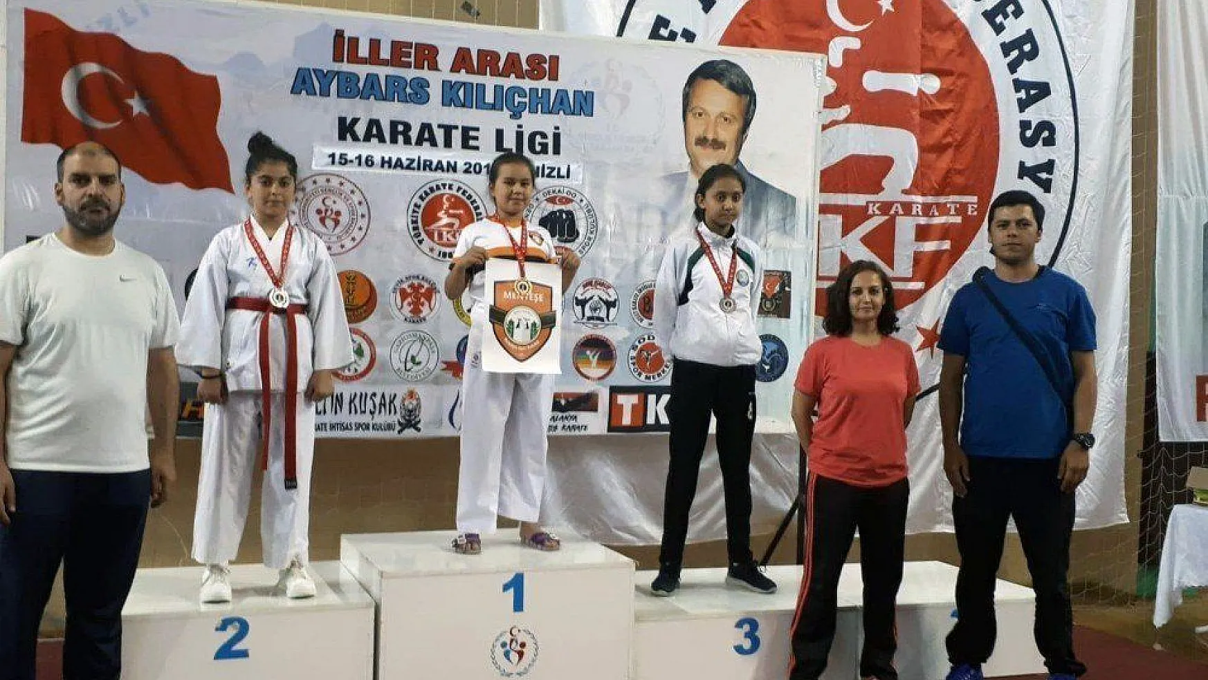 Menteşeli Karateciler Denizli'den 5 altın madalya ile döndü
