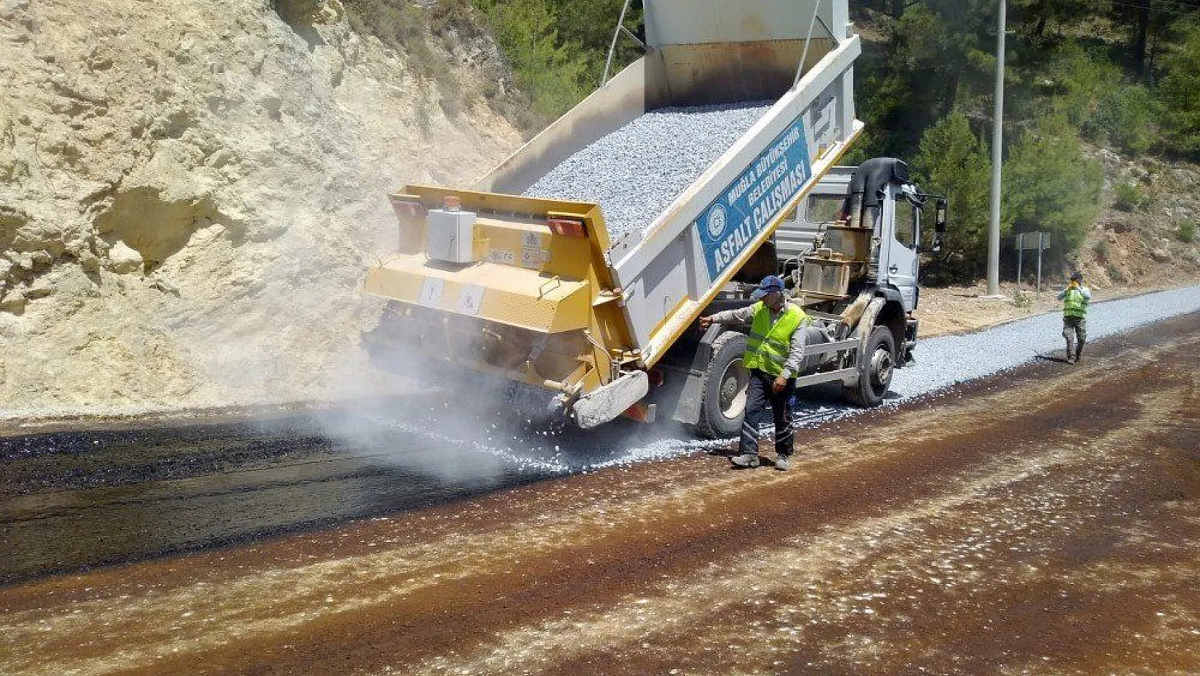 Muğla Büyükşehir'den Milas'ta asfaltlama çalışması