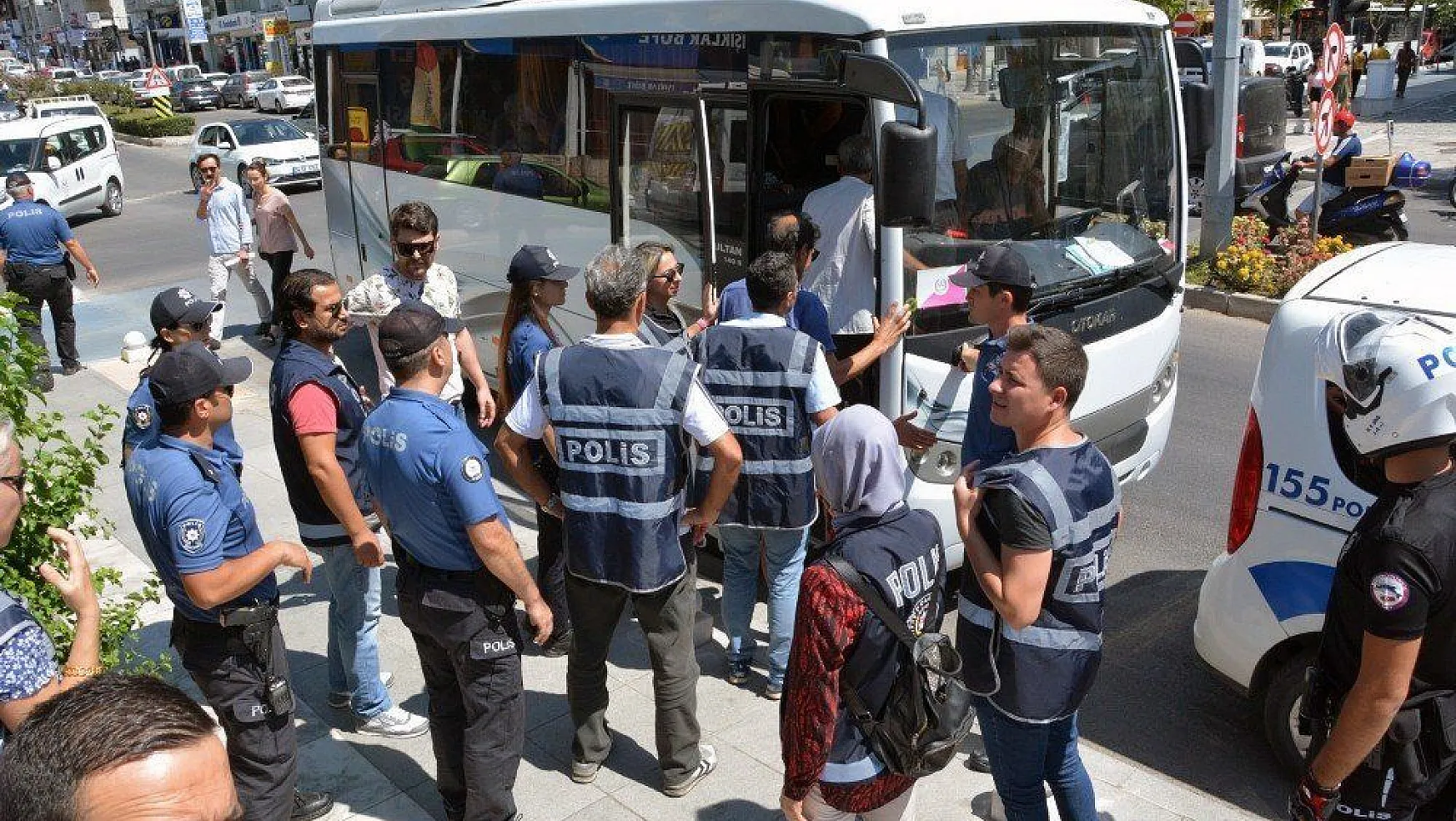 HDP'liler gözaltına alındı