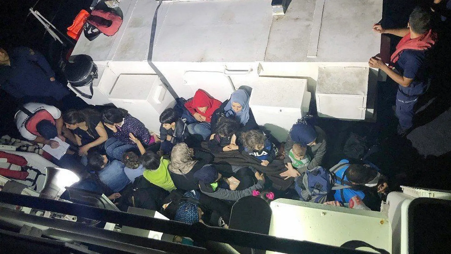 Datça'da 99 göçmen yakalandı