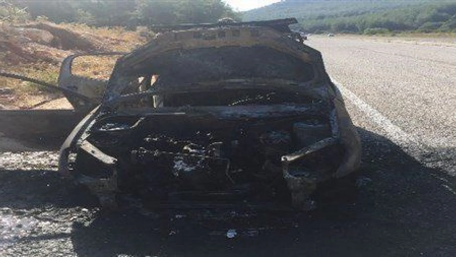 Milas'ta yanan araç kül oldu