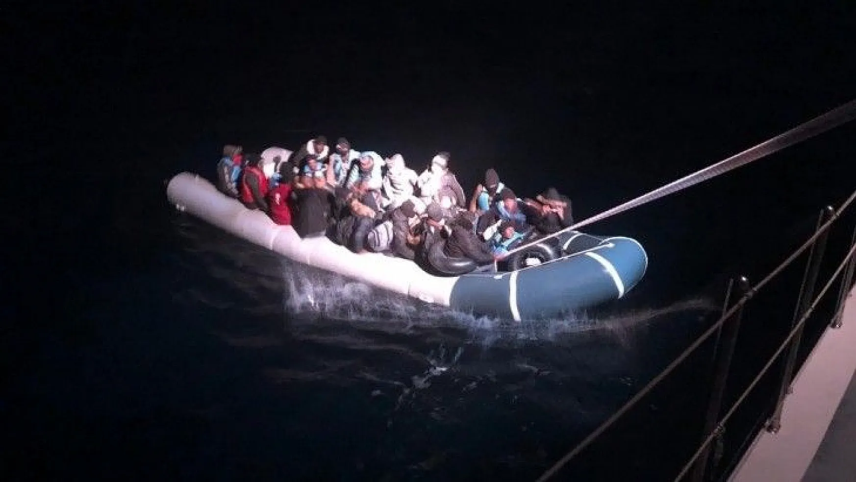 34 düzensiz göçmen sahil güvenlik tarafından kurtarıldı