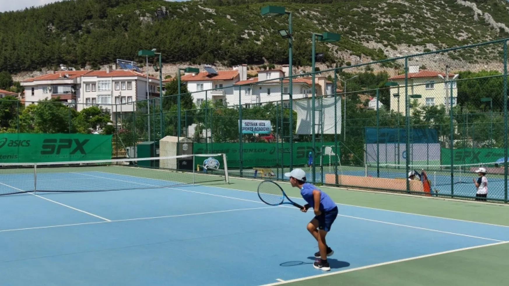 8-9-10 yaş Türkiye Yaz Kupası Tenis Turnuvası Başladı