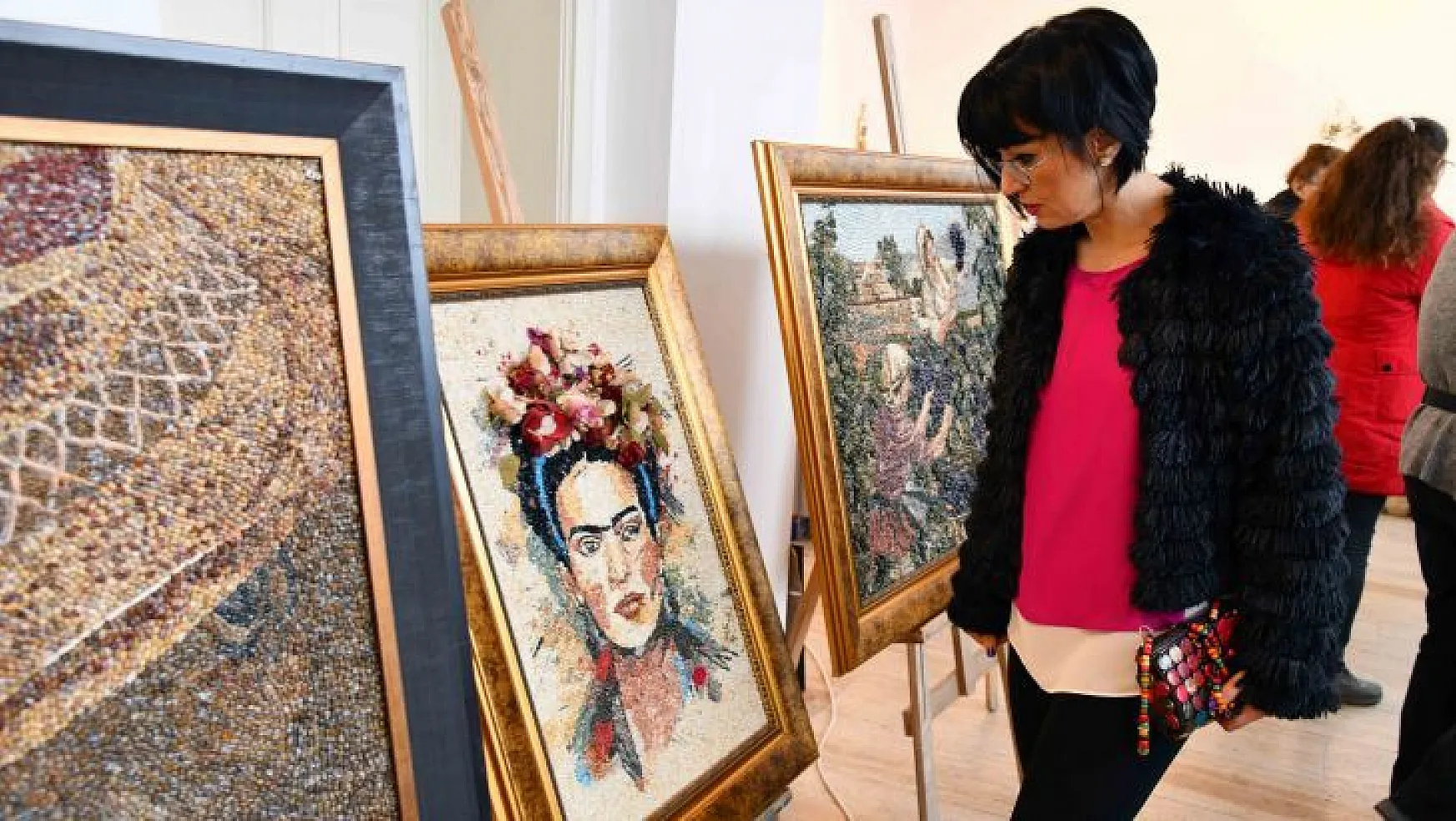 '8 Mart' etkinlikleri el sanatları sergisiyle devam ediyor