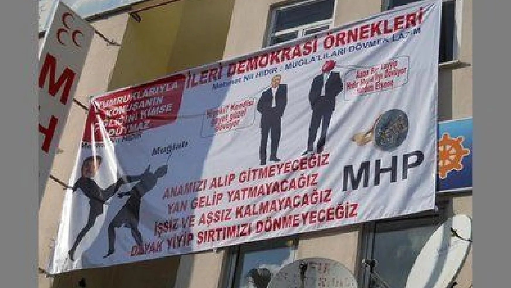 MHP'DEN, HIDIR'A AFİŞLİ CEVAP