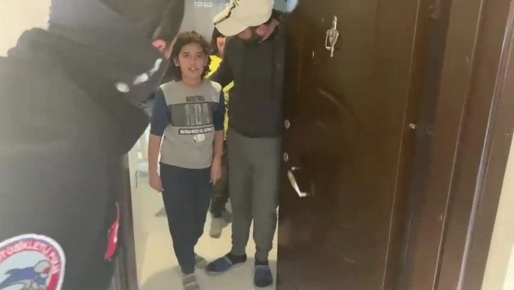 9 yaşına giren Kutan'a yunus ekiplerinden doğum günü sürprizi