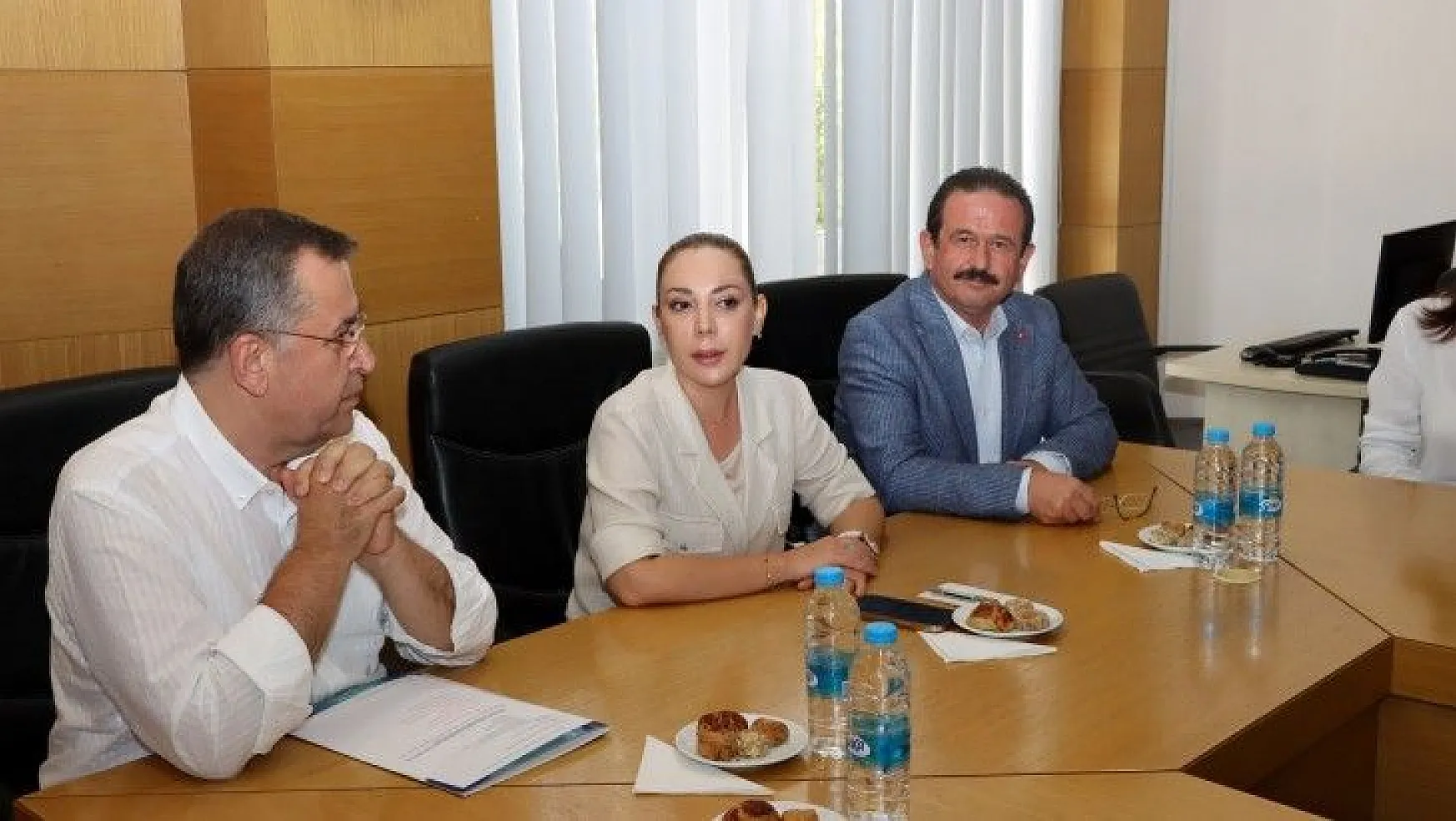 AK Parti Milletvekili Yelda Erol Gökcan STK'ları ziyaret etti
