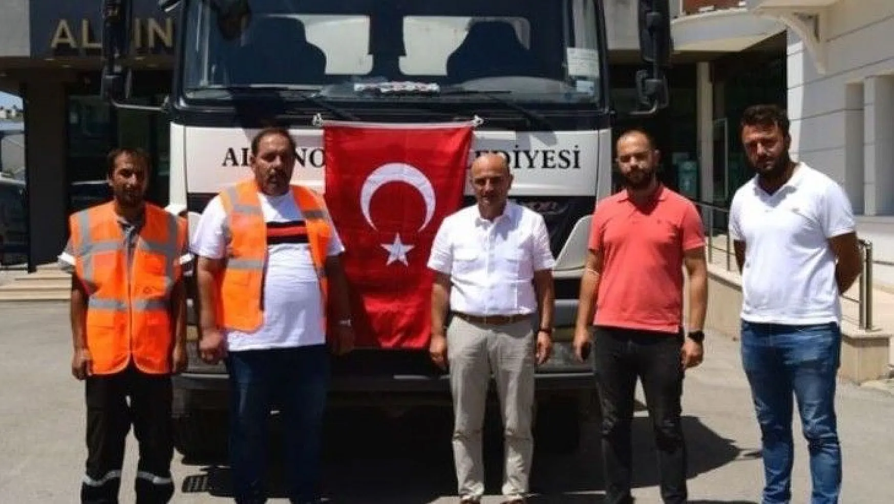Altınova'dan Muğla'ya su tankeri gönderildi