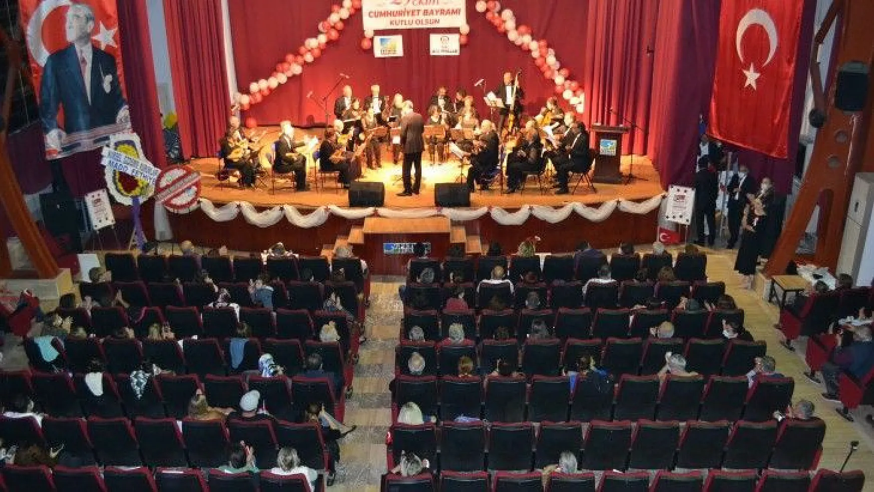 Ata okullarından Cumhuriyet Bayramı konseri