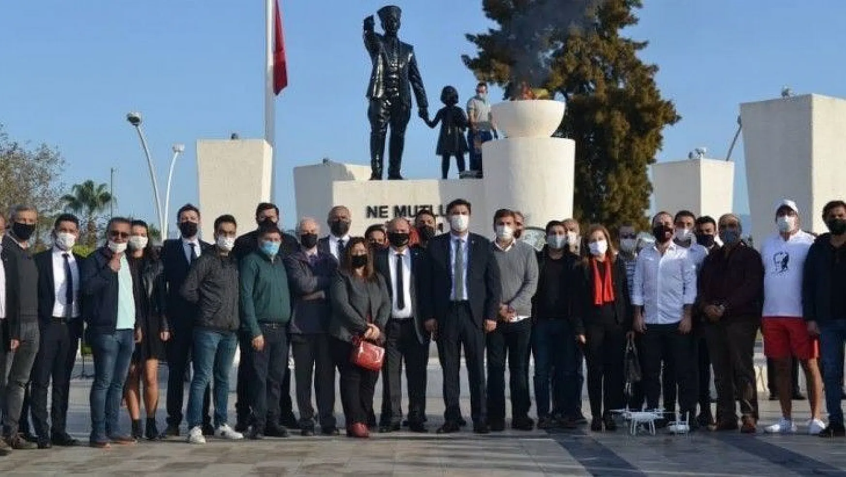 Atatürk Anıtı önünde fotoğraf yarışı
