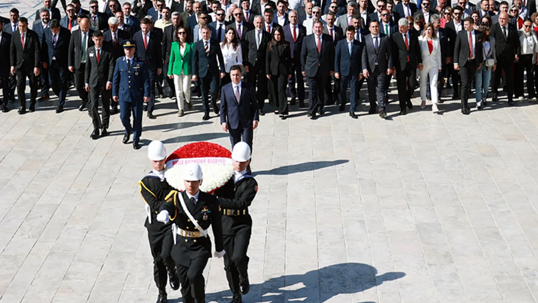 Başkan Ahmet Aras Ve 11 İlçe Belediye Başkanı Anıtkabir'de