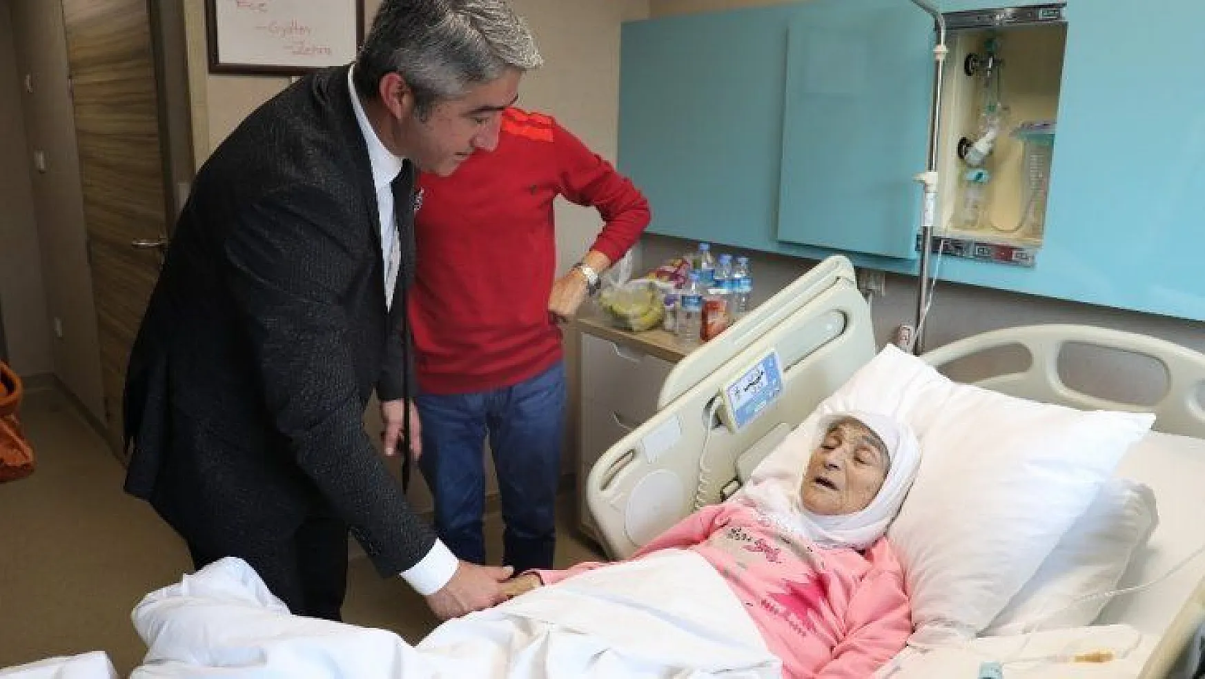 Başkan Oktay'dan hastanelere yeni yıl ziyareti