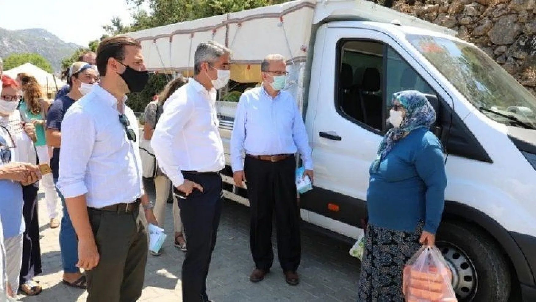 Başkan Oktay, Osmaniye Mahallesi'ni ziyaret etti
