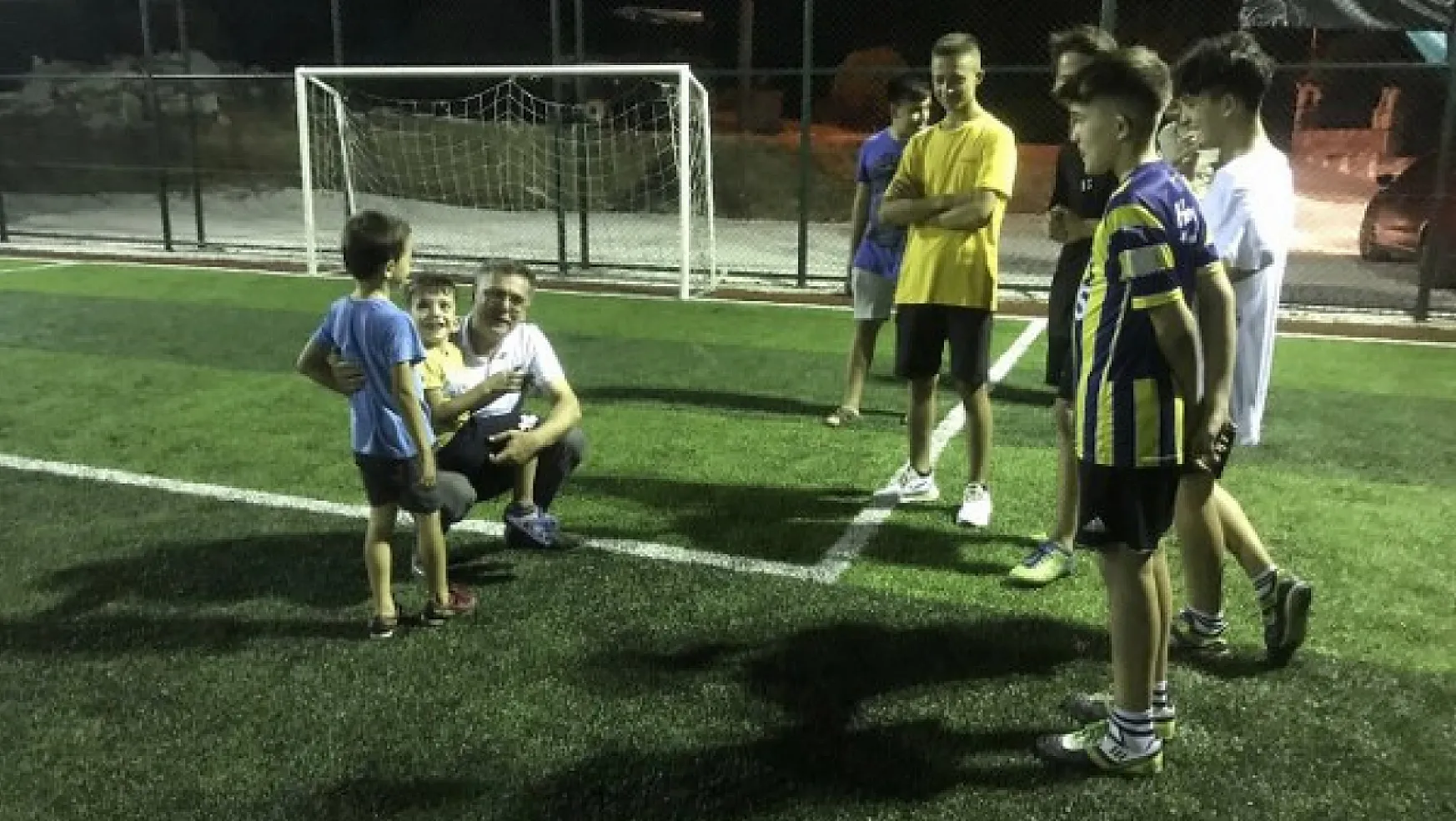 Başkan Toksöz'den Spor Yapan Çocuklara Ziyaret