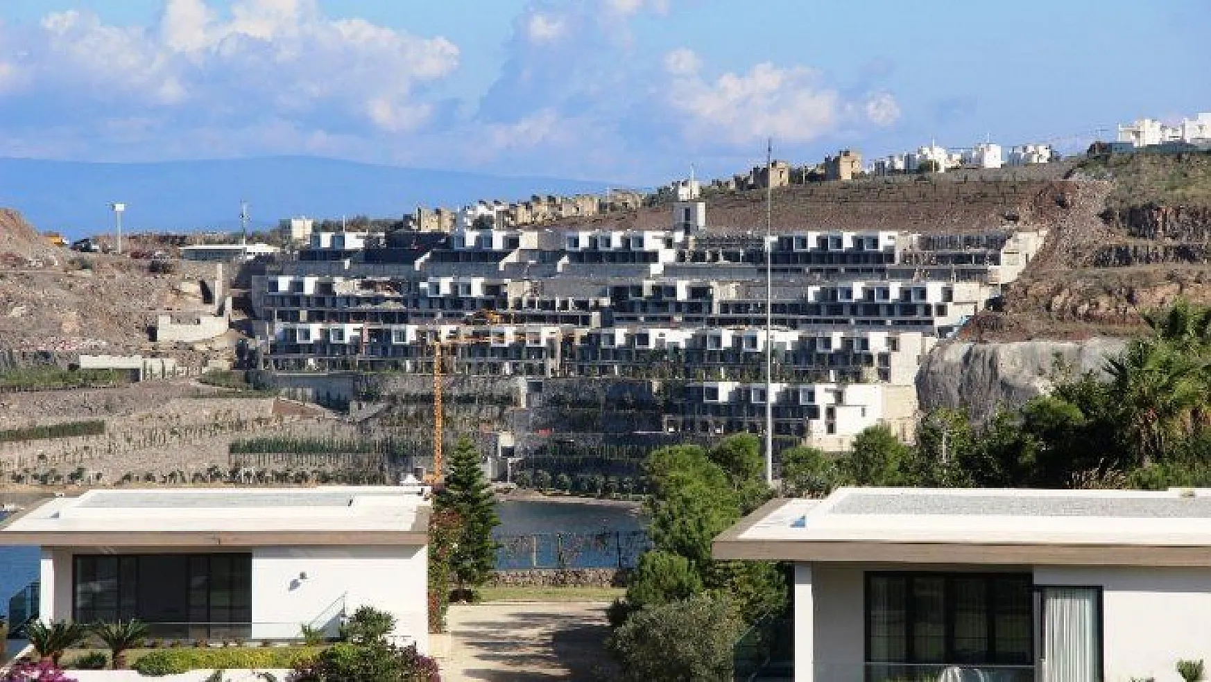 Bodrum'da 3 ayda 11 otel, 2 bin 100 villa ve rezidans yıkıldı