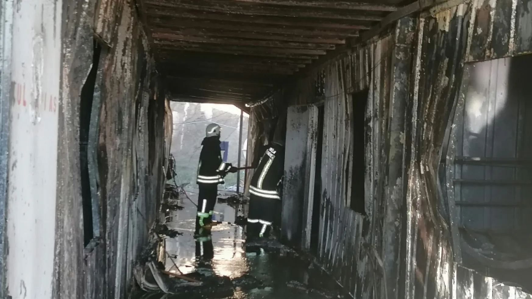 Bodrum'da Konteyner Yangını