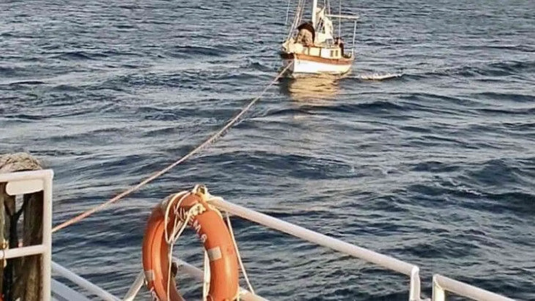 Bodrum'da sürüklenen tekne kurtarıldı