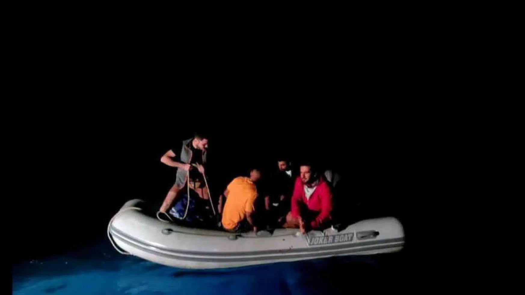 Datça'da açık denizde motor arızası yapan bottaki 5 kişi kurtarıldı