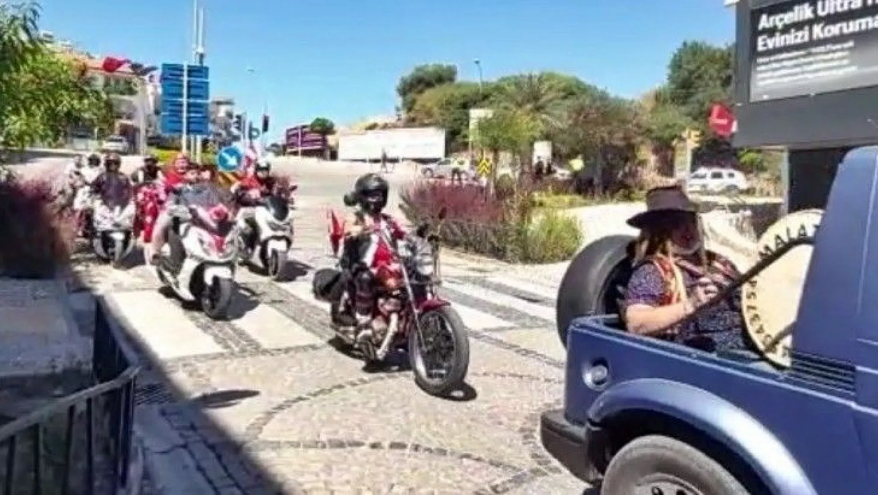 Datça'da motosikletlilerden 19 Mayıs Korteji