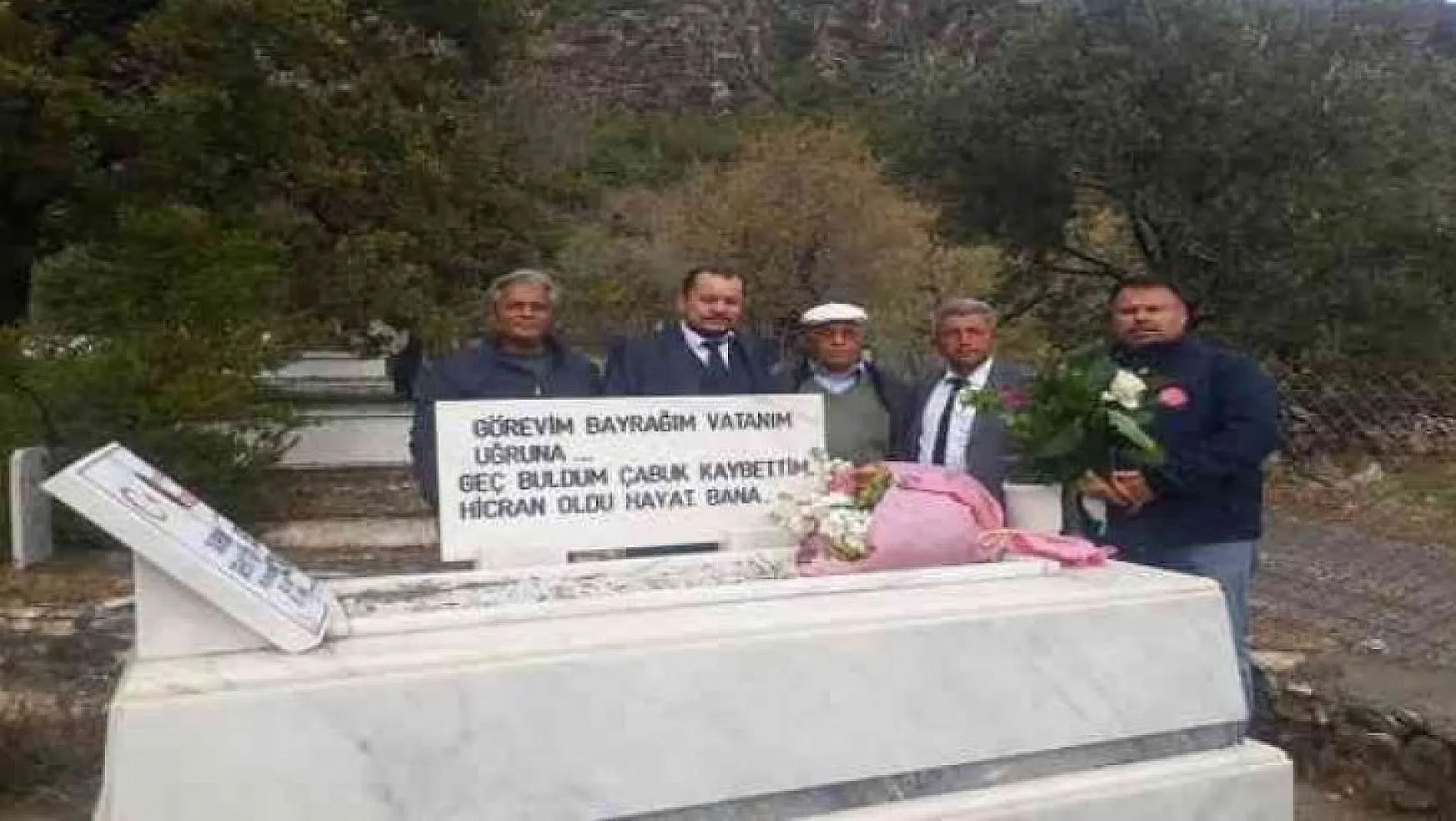 Datça'da şehit öğretmen mezarı başında anıldı