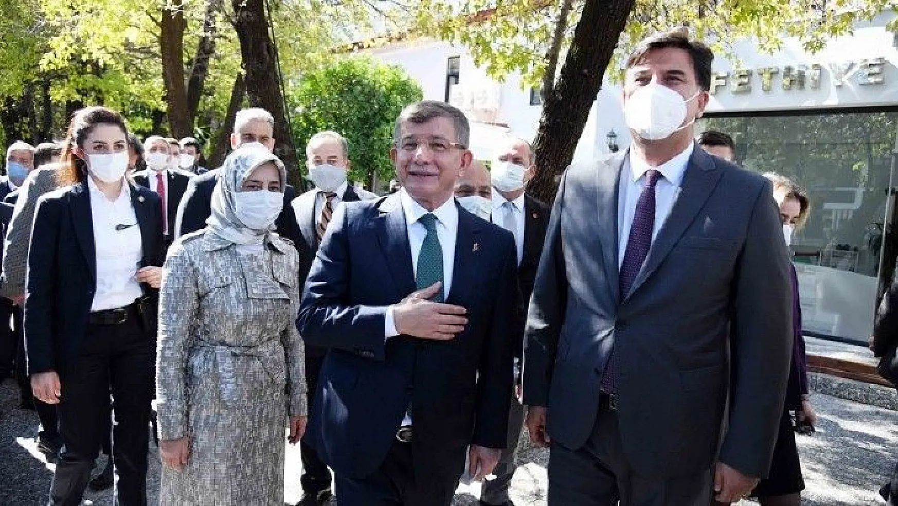 Davutoğlu Başkan Karaca'yı ziyaret etti