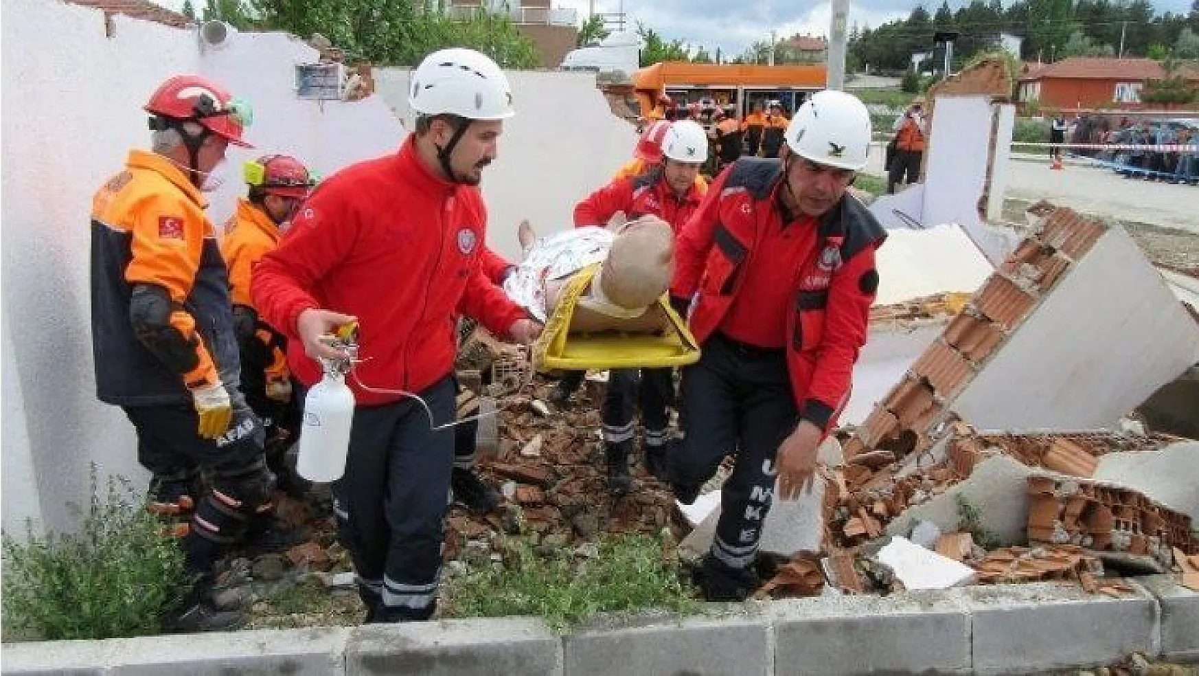 Deprem Haftası'nda Gönüllülere Seminer
