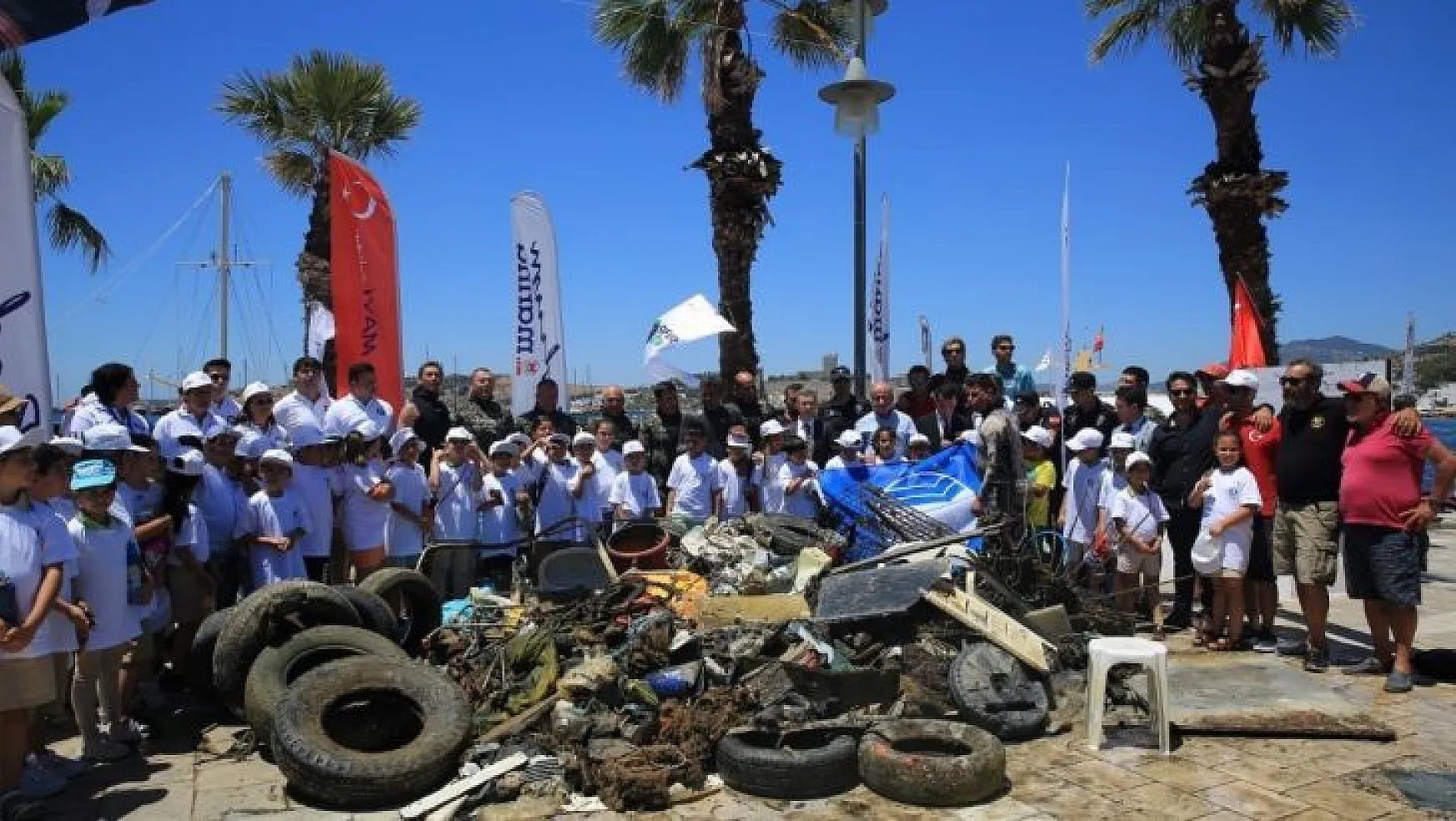 Dünya Çevre Günü'nde 25 dalgıçla deniz dibi temizliği yapıldı