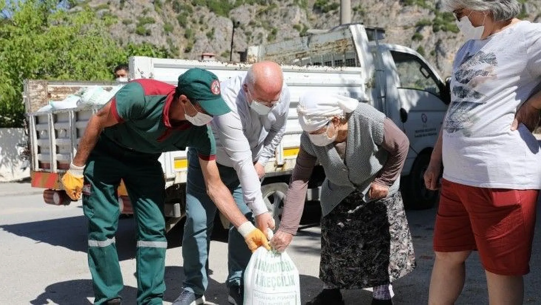 Dünya Çevre Günü'nde 30 ton kireç dağıtıldı