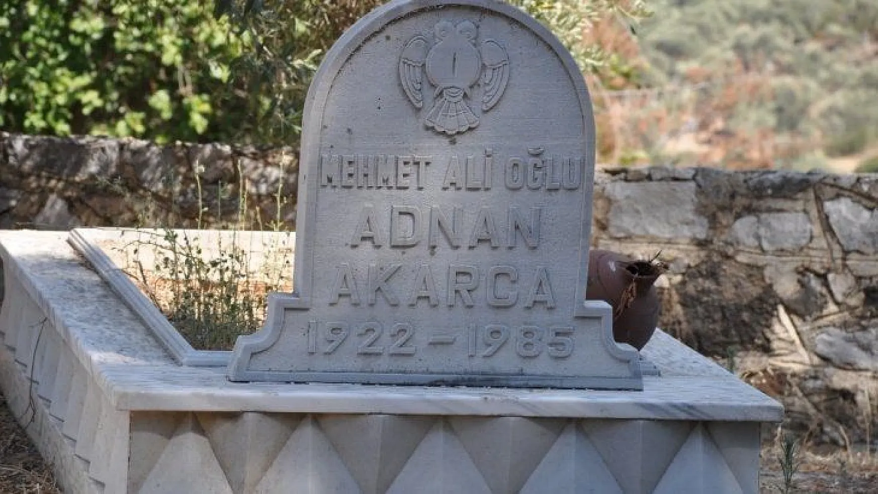 Eski milletvekilinin mezarı babalık davası için açıldı