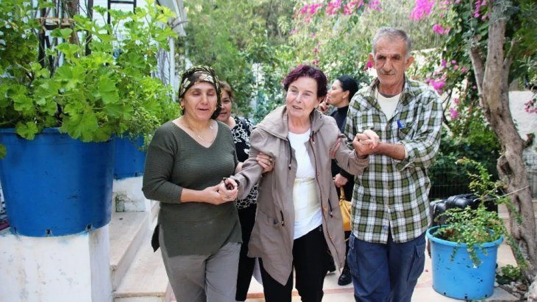 Fatma Girik, 2 ay tedavinin ardından Bodrum'a döndü