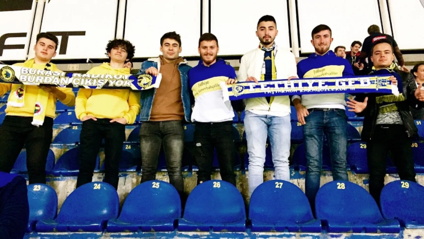 Fenerbahçe'yi tribünden desteklediler