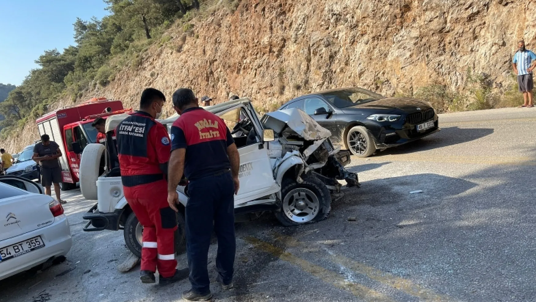 Fethiye'de otomobil ile cip çarpıştı: 8 yaralı