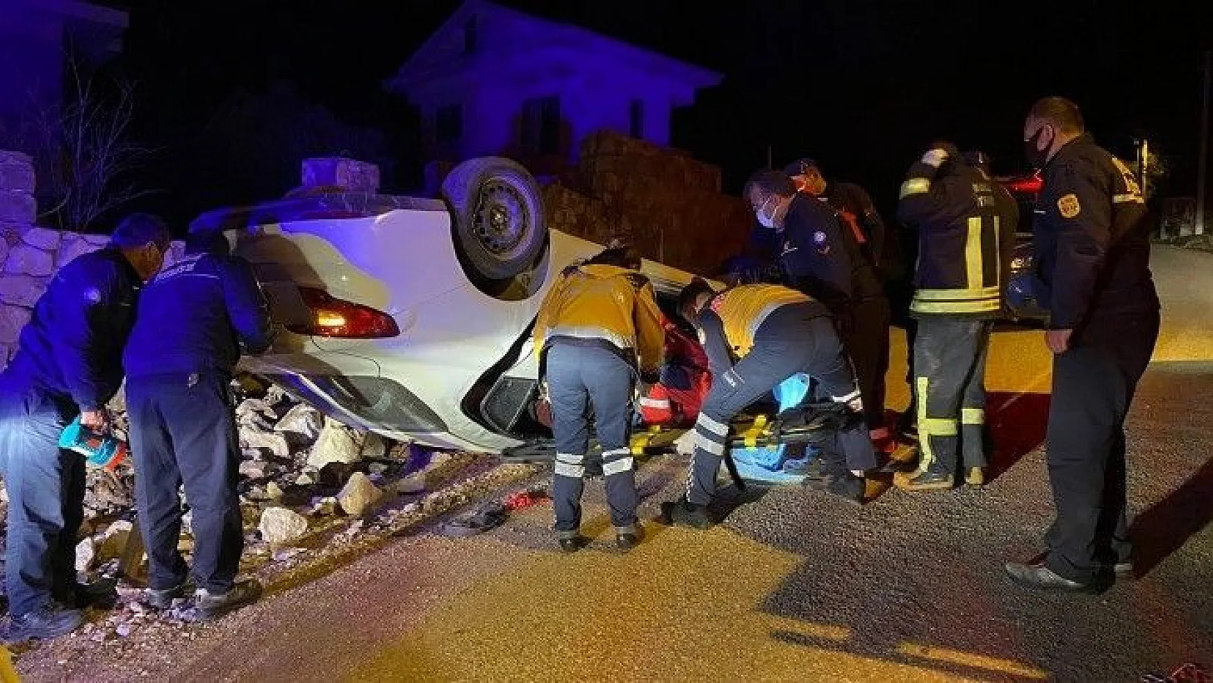 Fethiye'de takla atan otomobilin sürücüsü yaralandı