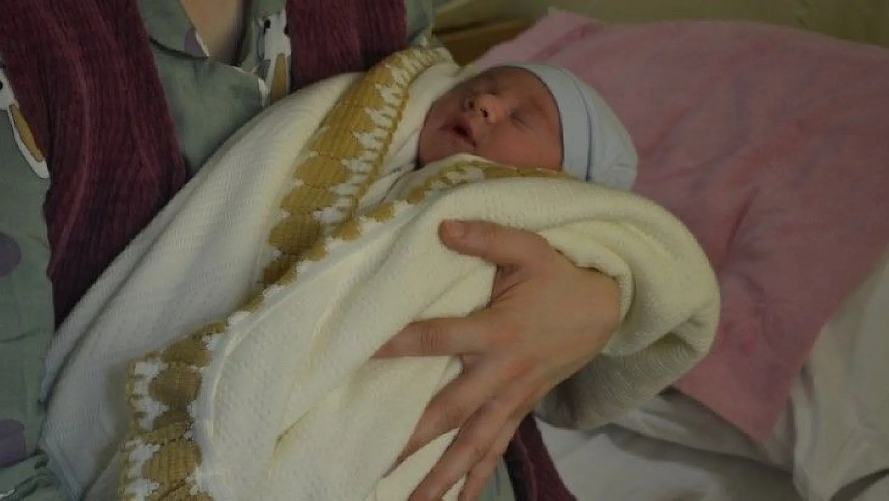 Fethiye'de yeni yılın ilk bebeği, erkek
