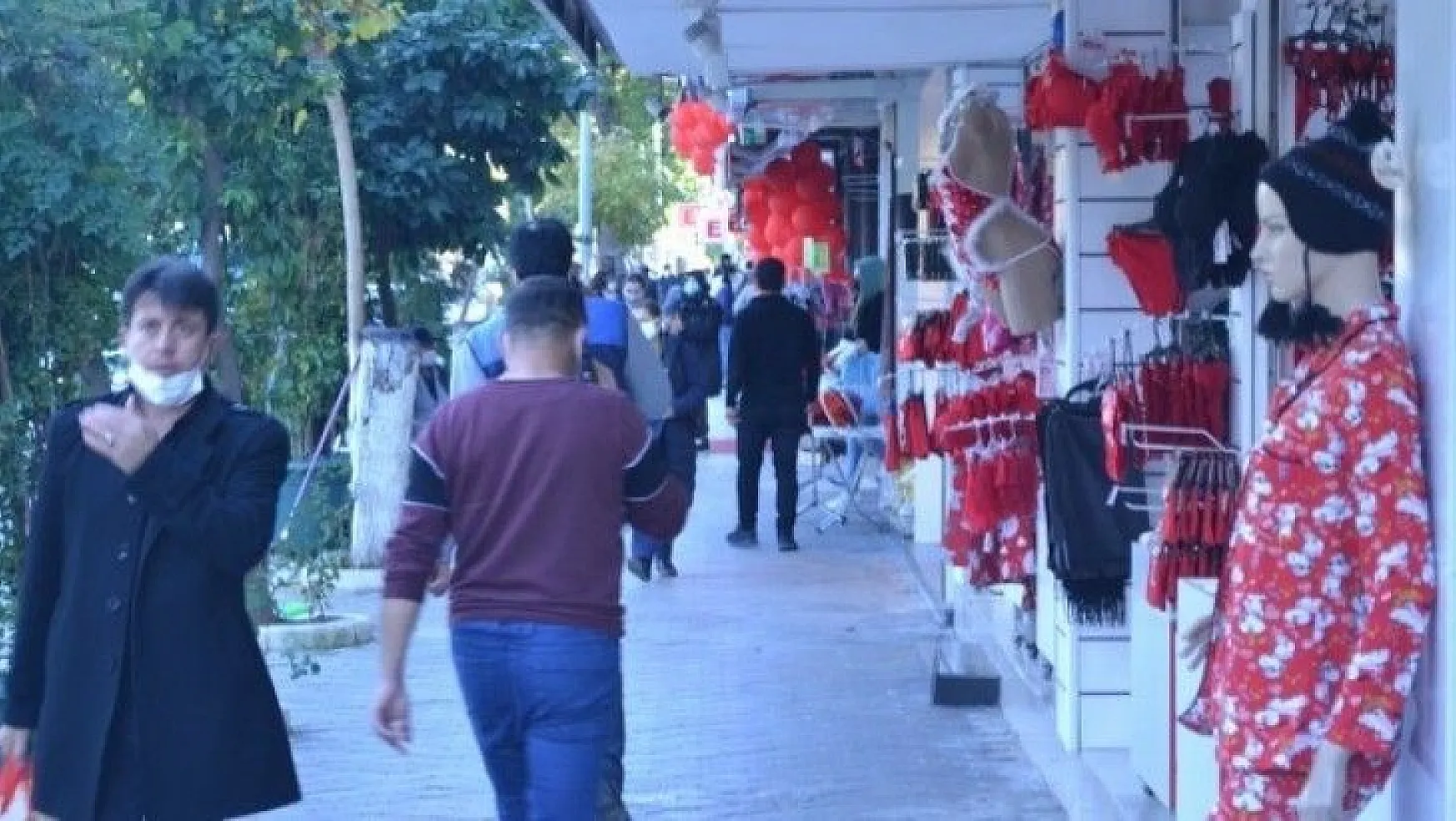 Fethiye'de yılbaşı alışveriş telaşı yaşandı
