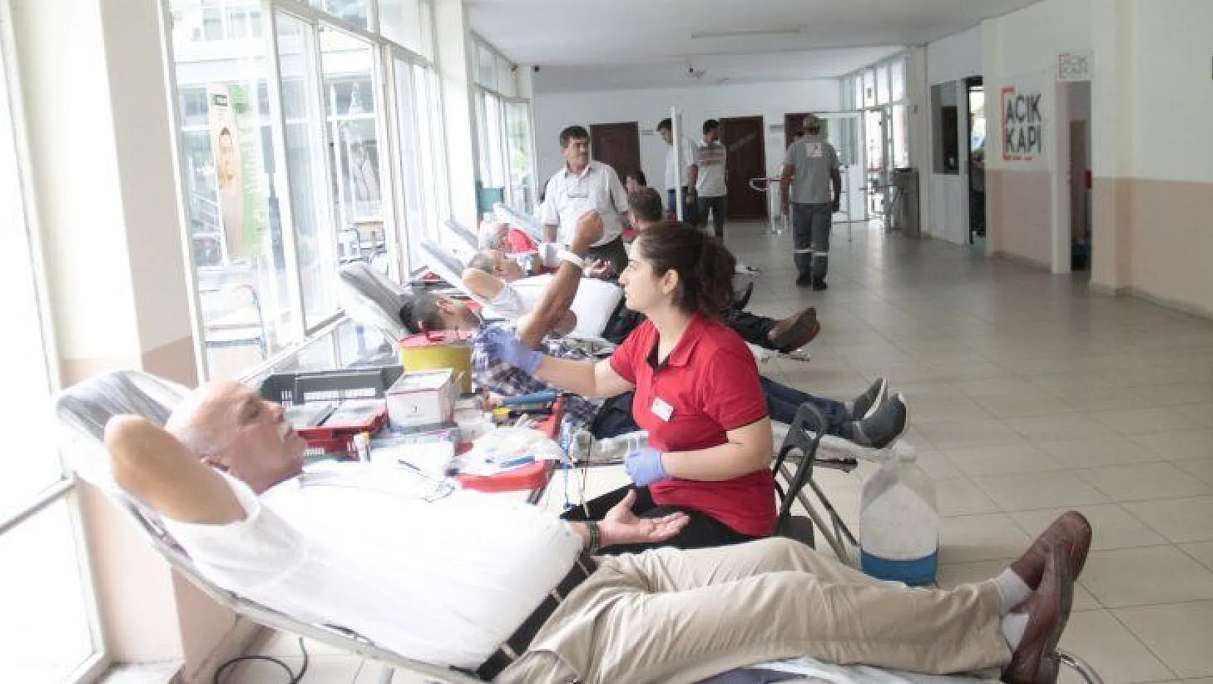 Fethiye Kaymakamlığı personelinden kan bağışı