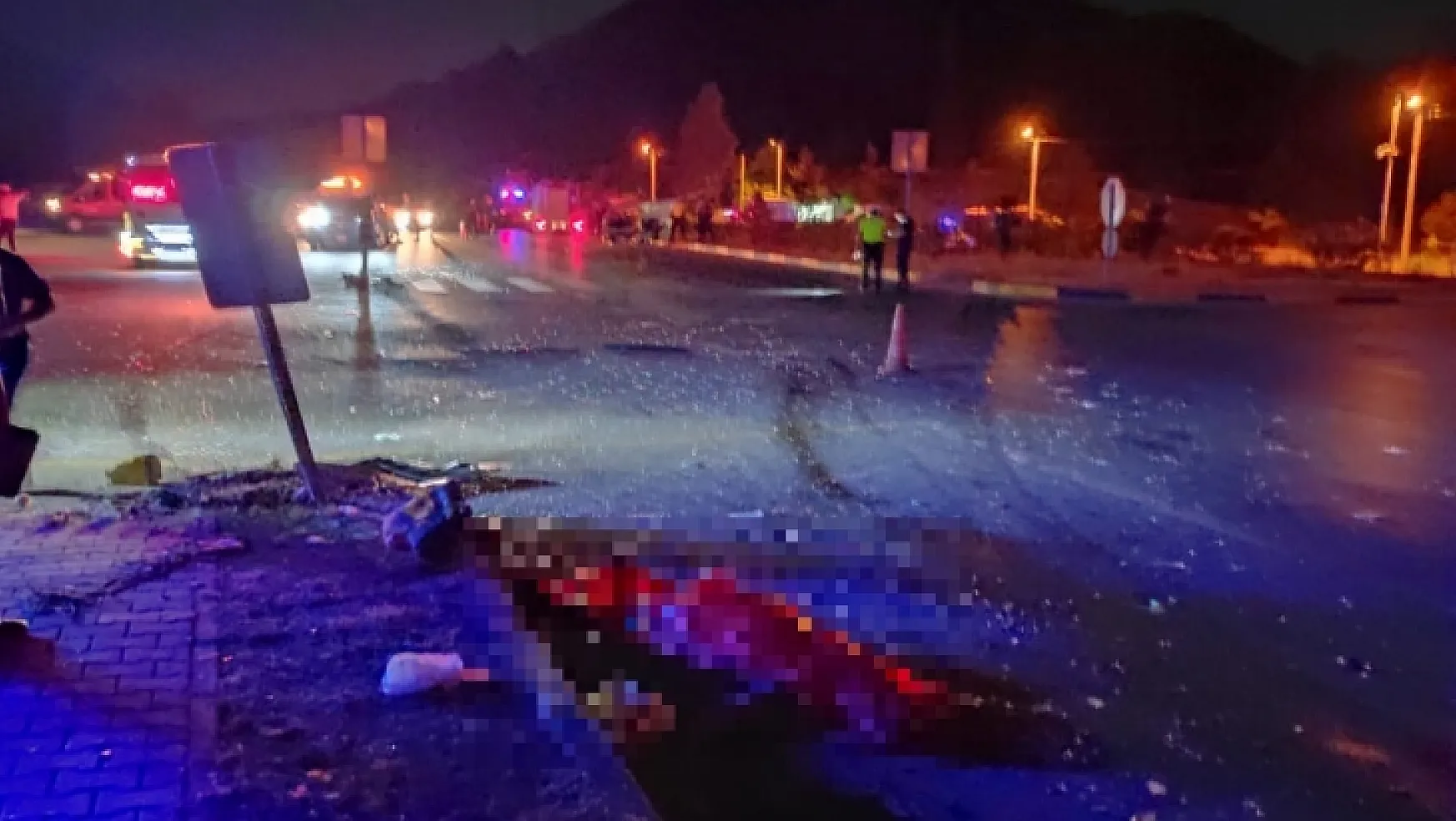 Fethiye-Seydikemer Çırpı Kavşağında trafik kazası: 2 ölü, 5 yaralı
