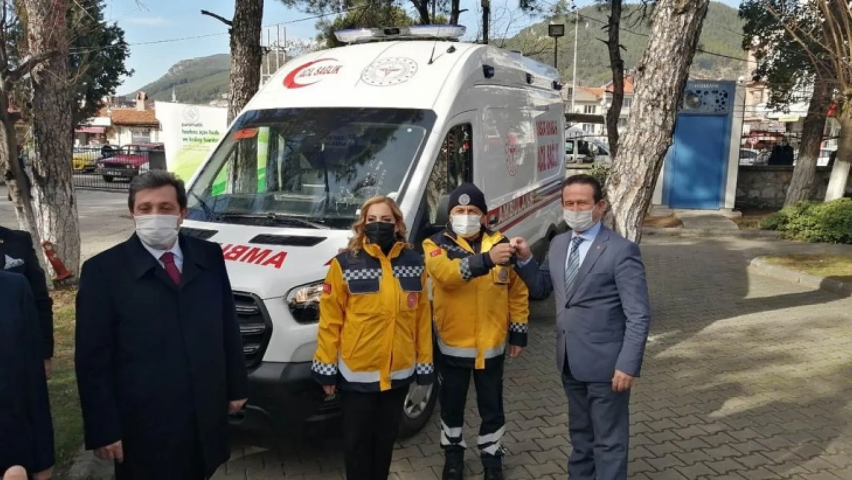 Fethiye'ye 2 yeni ambulans 