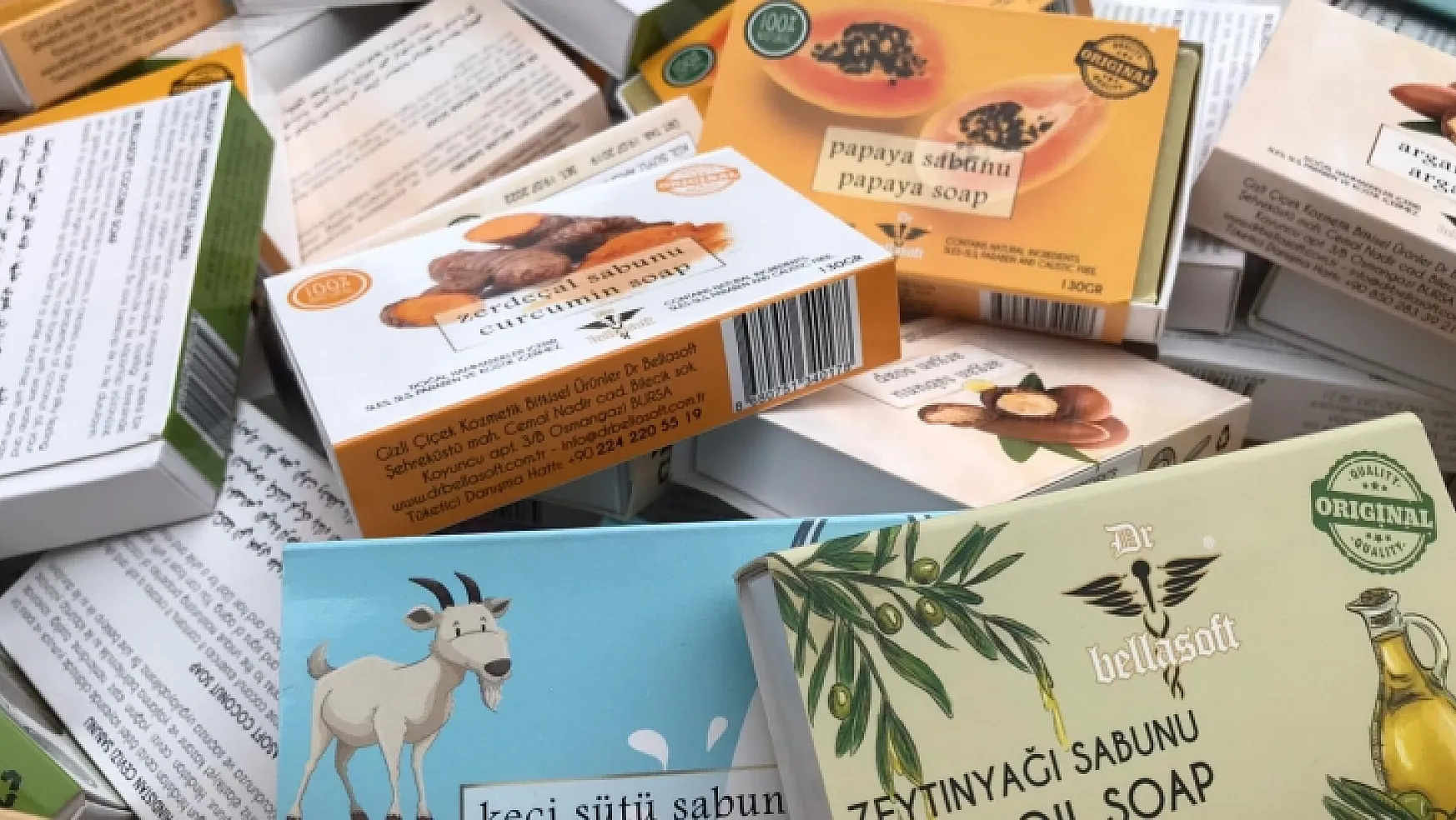 Fethiye'de aktardan koronavirüse karşı 'ücretsiz sabun'