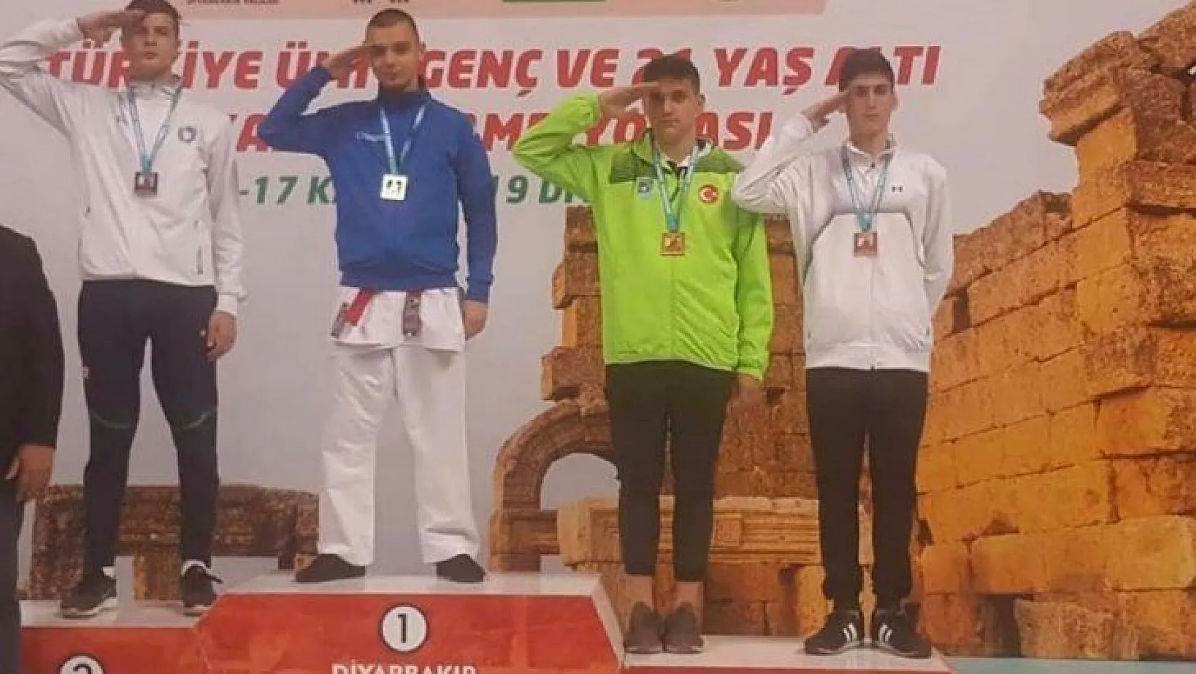 Fethiyeli karateci Türkiye şampiyonu oldu