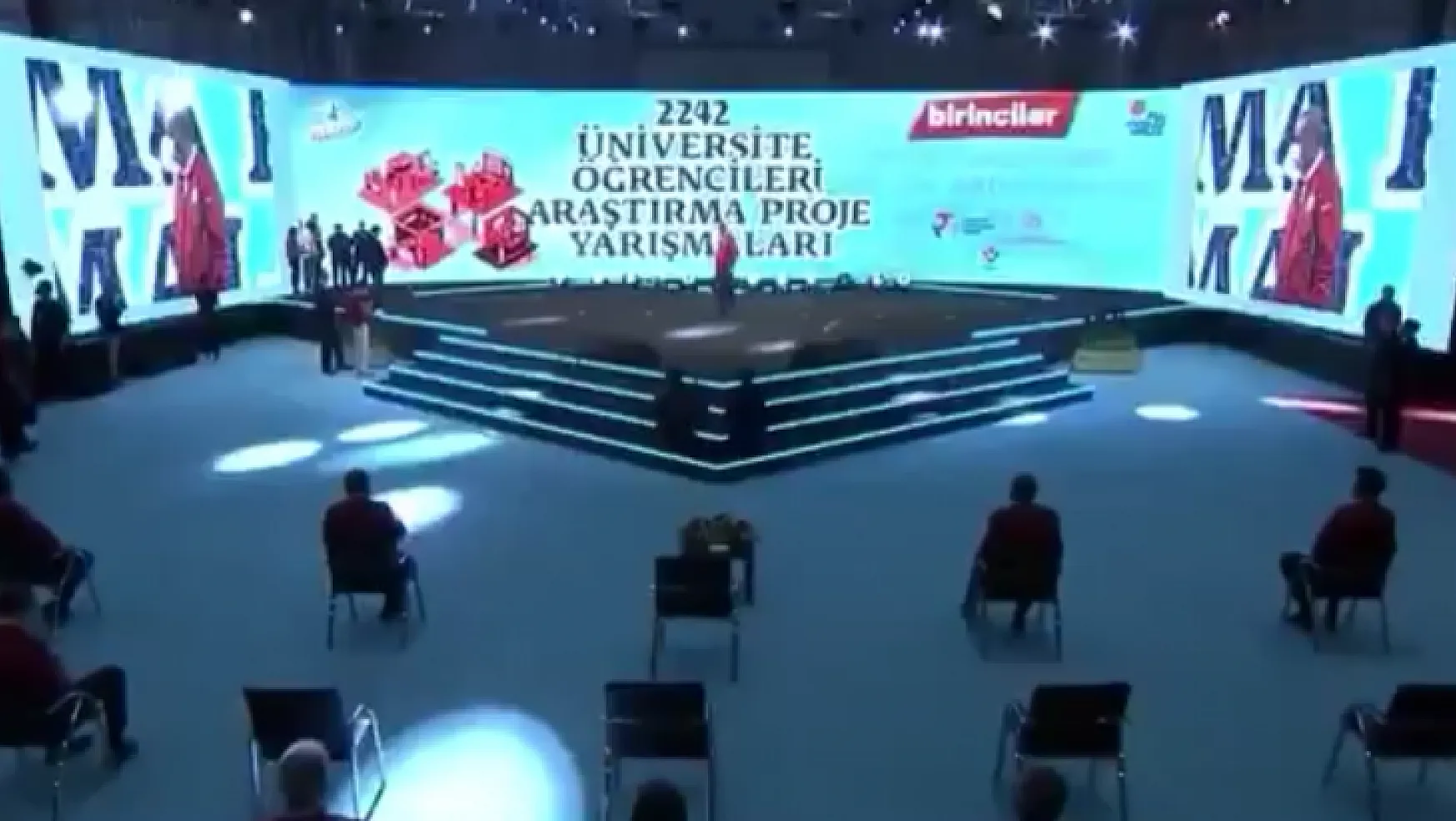 Fethiyeli öğrenci ödülünü Cumhurbaşkanı Erdoğan'dan aldı