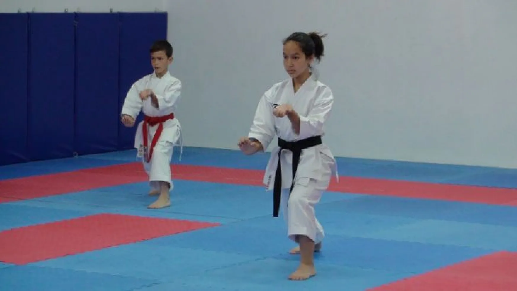 Gençlerden Karate müsabakası