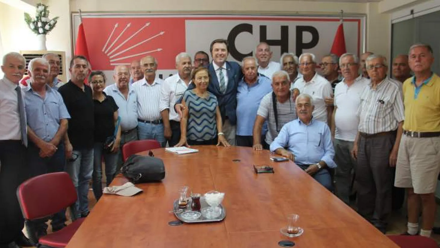 CHP Eski İlçe Başkanı Ve Yöneticiler Yuvaya Döndü