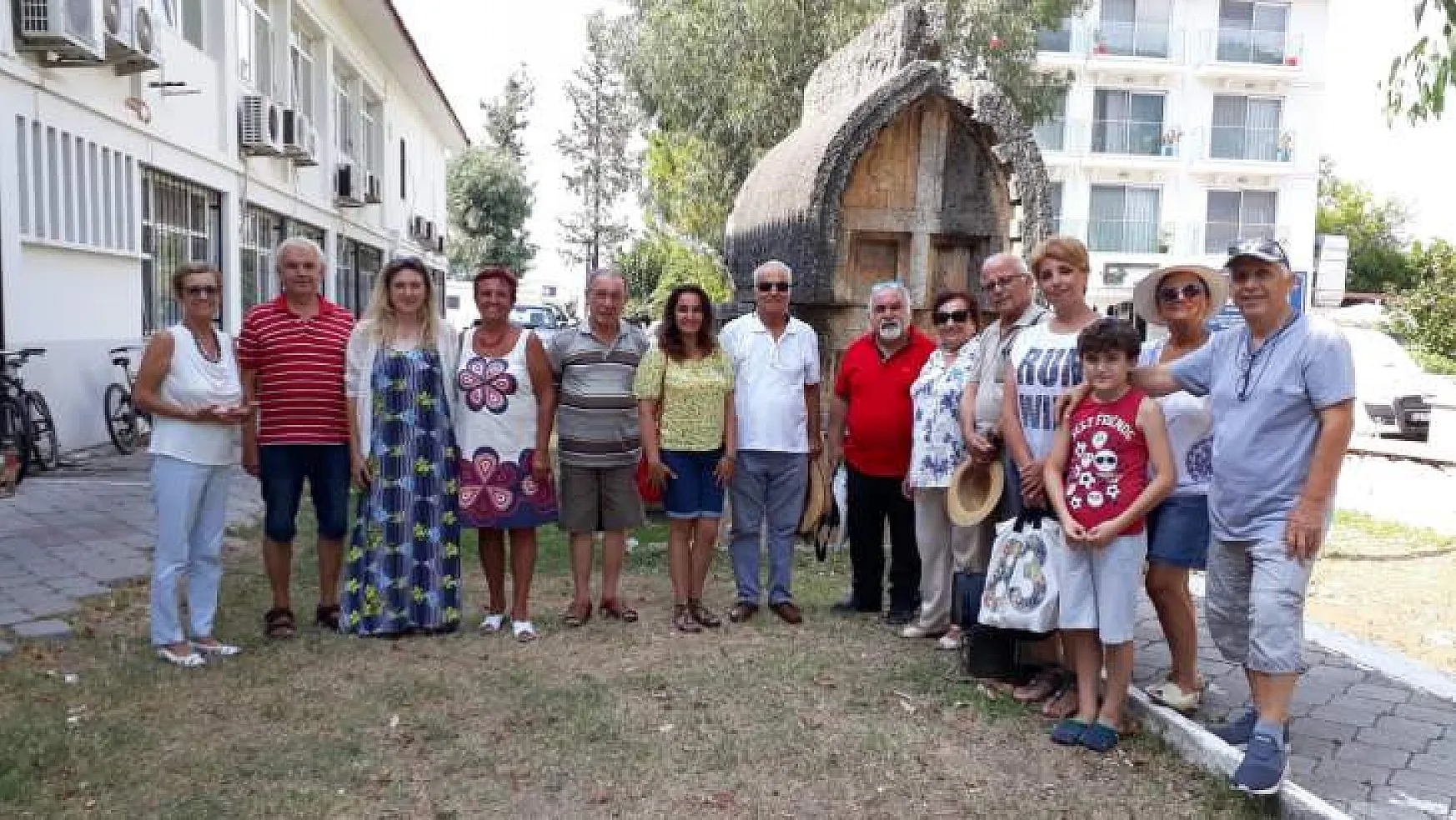 Azerbaycanlı Ünlü Şair FETAV'ı Ziyaret Etti