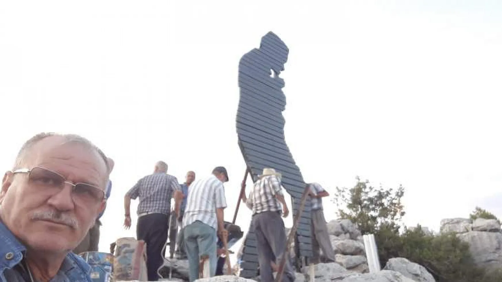 Zafer Bayramı'nda Atatürk'ün silueti Toros Dağları'nda
