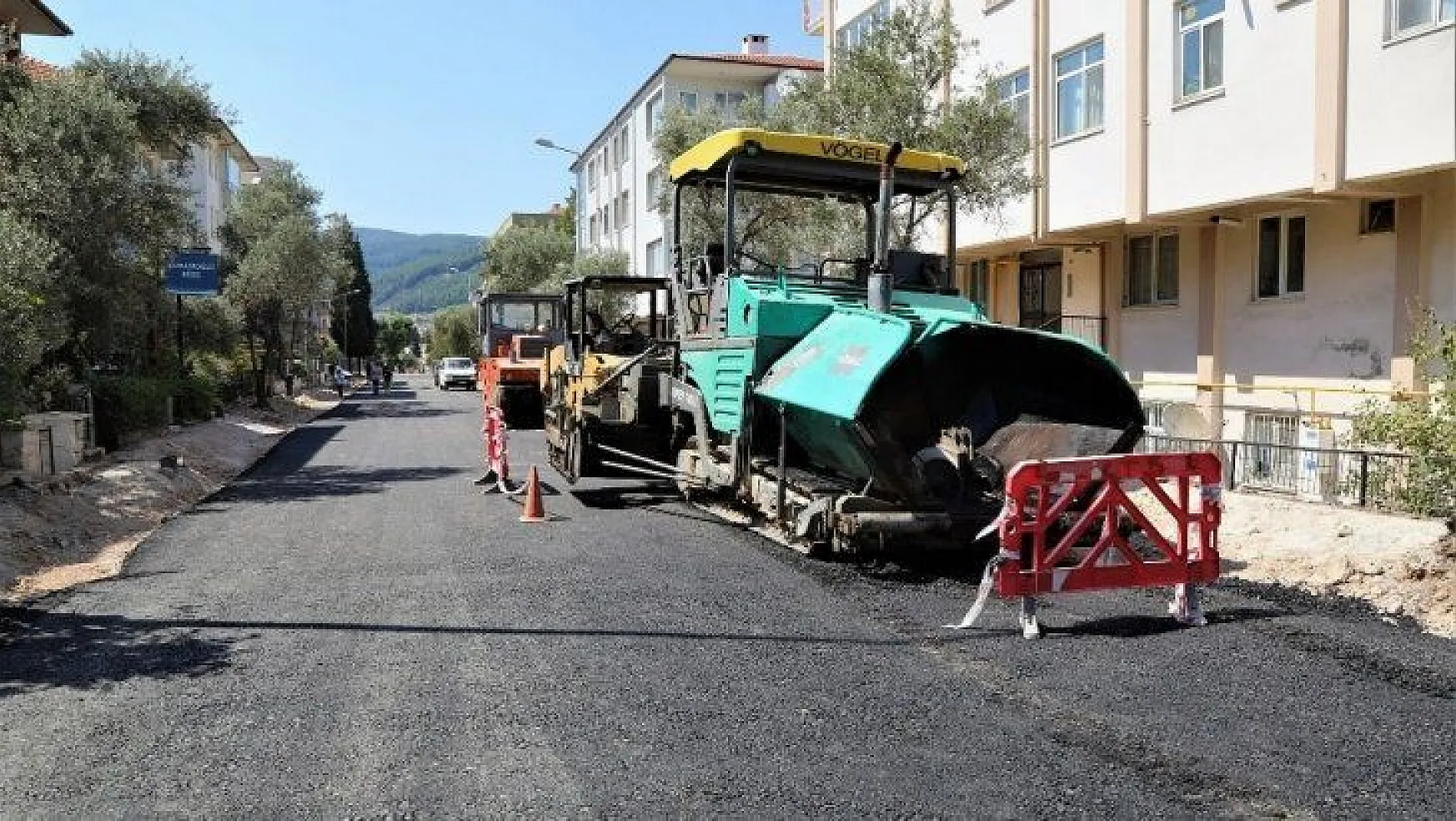 Hasan Ercan Caddesi'nde asfaltlama çalışmalarına başlandı
