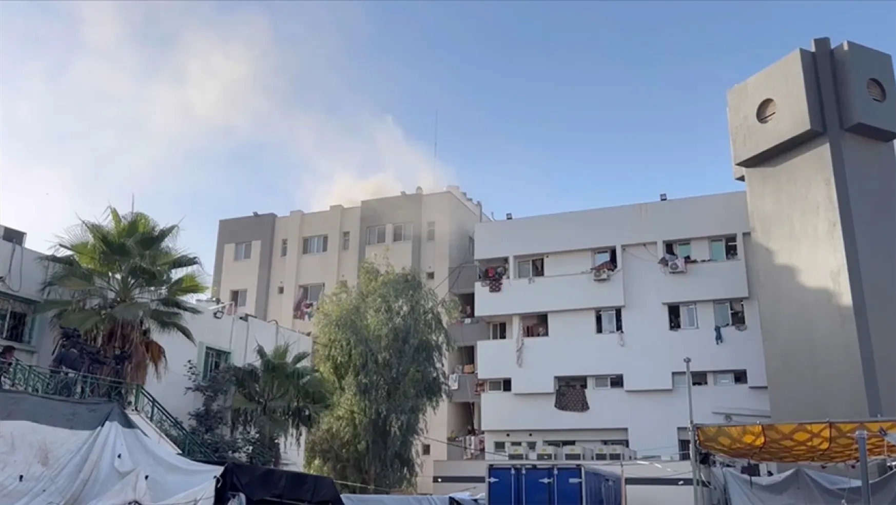 İsrail, Gazze'deki Şifa Hastanesi'ndeki hastaları sokağa atarak kaderlerine terk etti