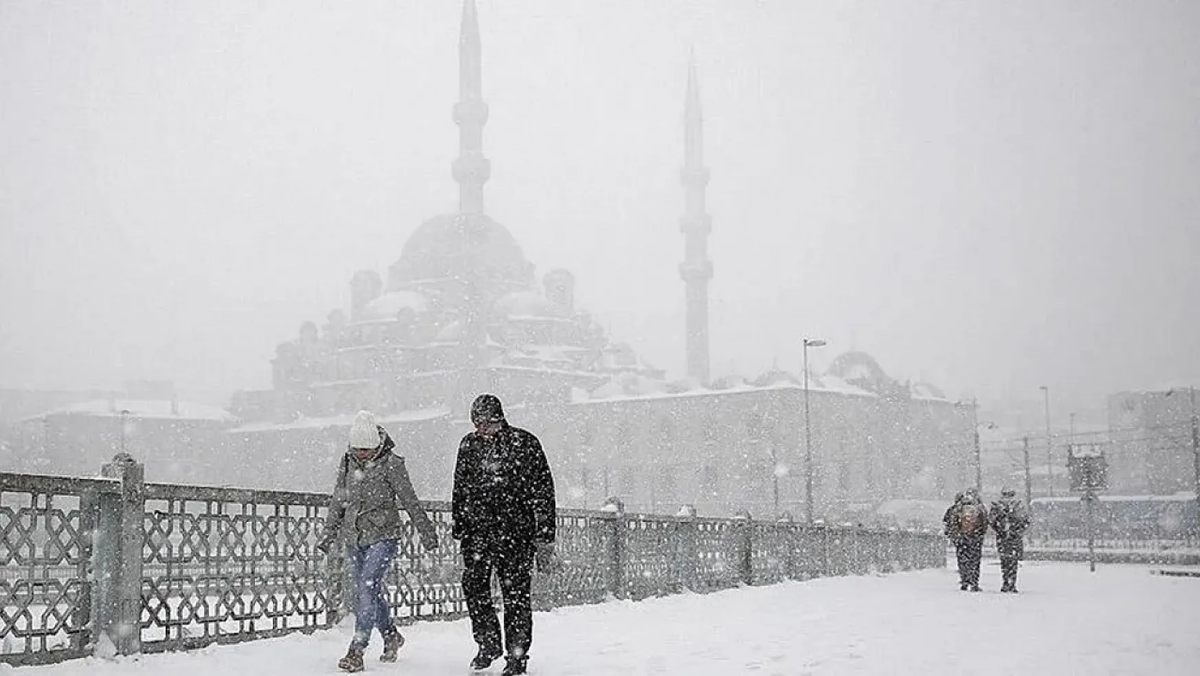 İstanbul'a Kar Ne Zaman Yağacak? AKOM ve Meteoroloji'den Güncel Kar Yağışı Tahminleri ve İncelemeleri